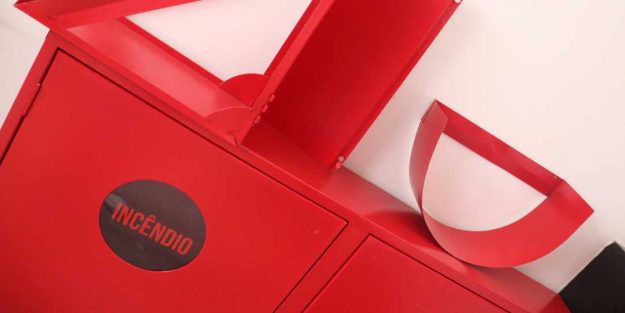 Abrigos e suportes para mangueiras de combate a incêndios_ Como Manter um Sistema de Combate a Incêndio Pronto para a Ação