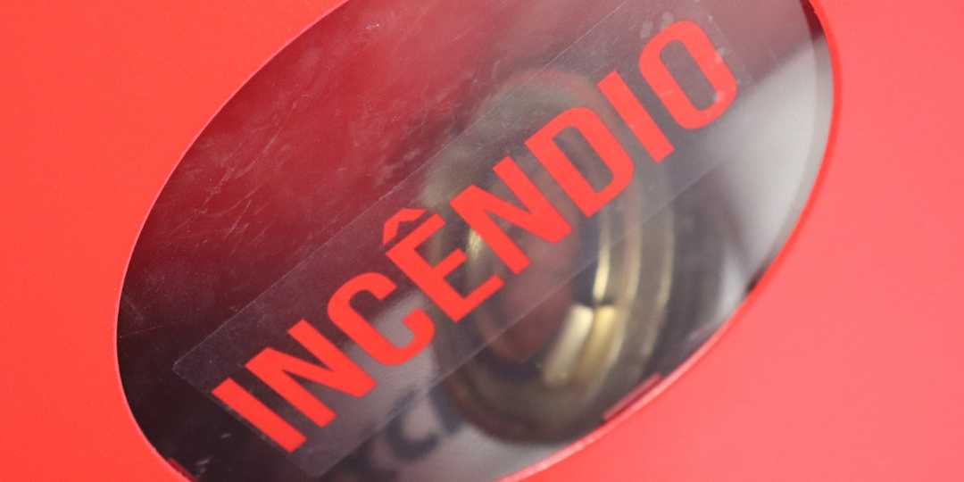 Estruturas para Proteção de Hidrantes e Mangueiras de Incêndio Estruturas para Proteção de Hidrantes e Mangueiras de Incêndio